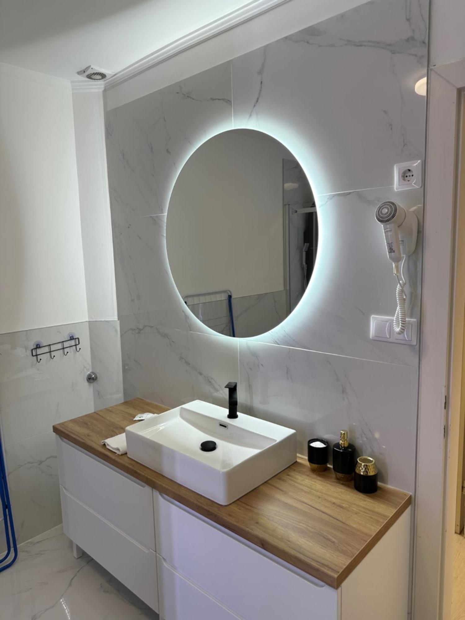 Hotel Forras โคมารม ภายนอก รูปภาพ