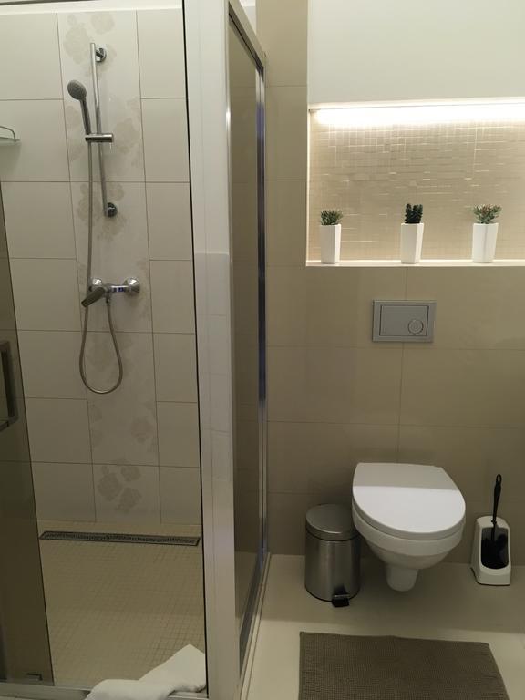 Hotel Forras โคมารม ภายนอก รูปภาพ