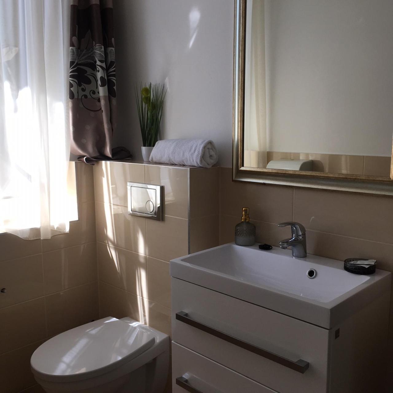 Hotel Forras โคมารม ภายนอก รูปภาพ